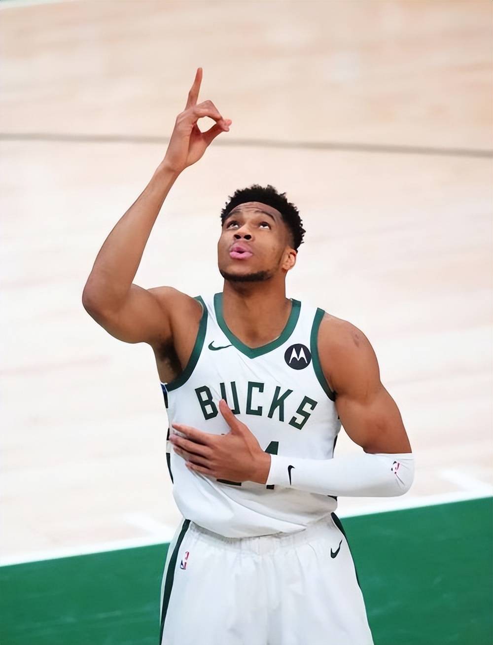 五连胜！中国冰壶男队“壶”力全开 锁定前三剑指米兰冬奥（五连胜！中国男子冰壶队势如破竹 稳居前三直指米兰冬奥）