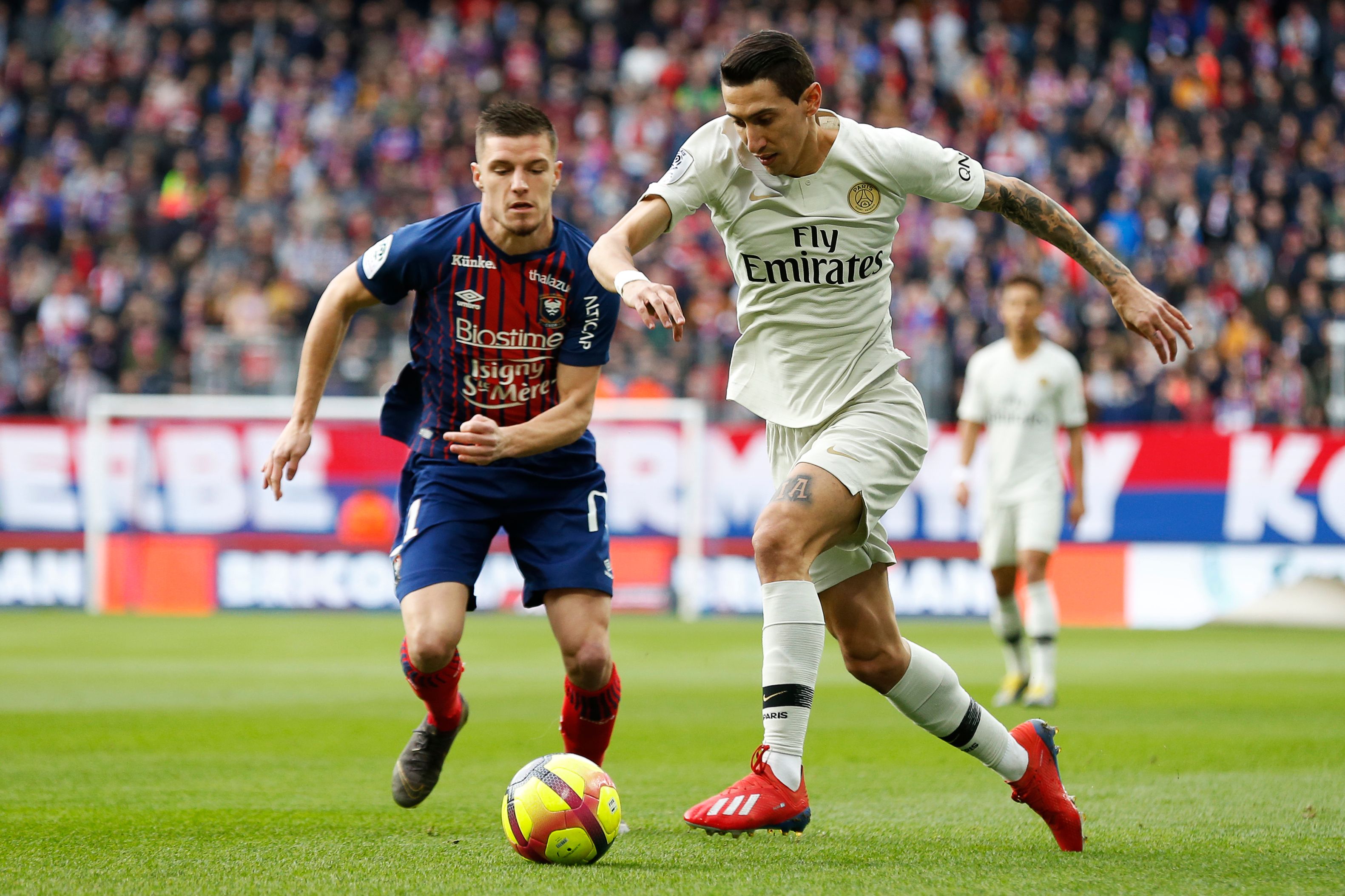 曼城女足球员长谷川唯：英国有很多美味的早午餐（曼城女足球星长谷川唯：英国早午餐选择丰富且美味）