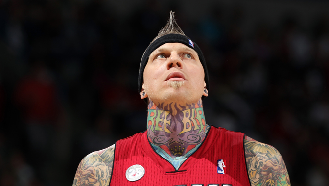 巴萨欧冠大名单：特狮回归，莱万、亚马尔、拉菲尼亚领衔锋线（巴萨欧冠名单出炉：特尔施特根复出，莱万、亚马尔、拉菲尼亚坐镇锋线）