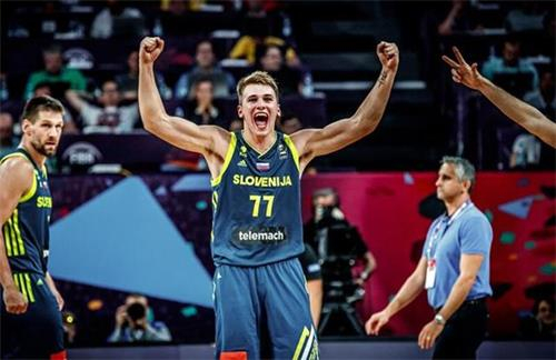 加斯佩里尼：红牌没问题但它改变了比赛；我们犯了严重的错误（加斯佩里尼：红牌判罚无异议，却改变战局；我们犯下严重失误）