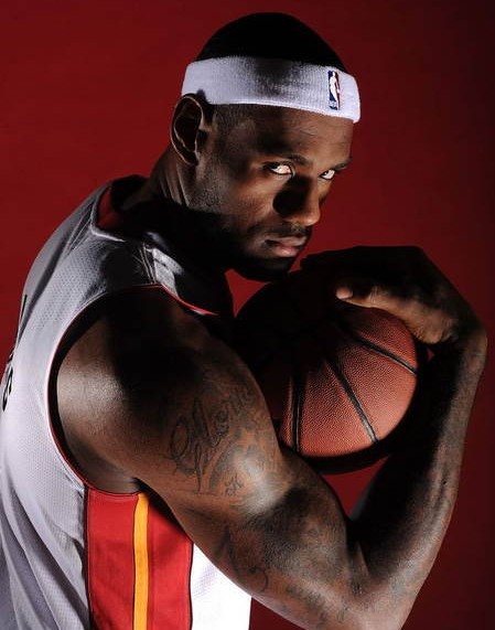 孔蒂：双线能力不足？我们买了个9个人，问题是有7个人受伤了（孔蒂回应双线质疑：引进9人，却有7人伤停）