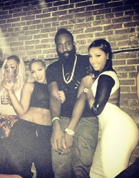 罗马诺：梅努可能在1月离开曼联，那不勒斯对租借他很感兴趣（罗马诺：那不勒斯有意租借梅努，球员或在冬窗离开曼联）