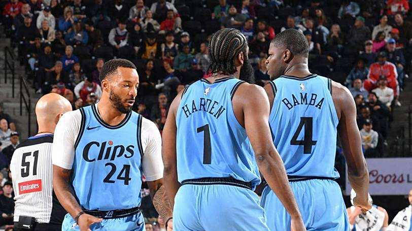 津媒谈国足选帅：本土“少壮派”教练的优势不容忽视（津媒：国足选帅应重视本土新生代教练的优势）