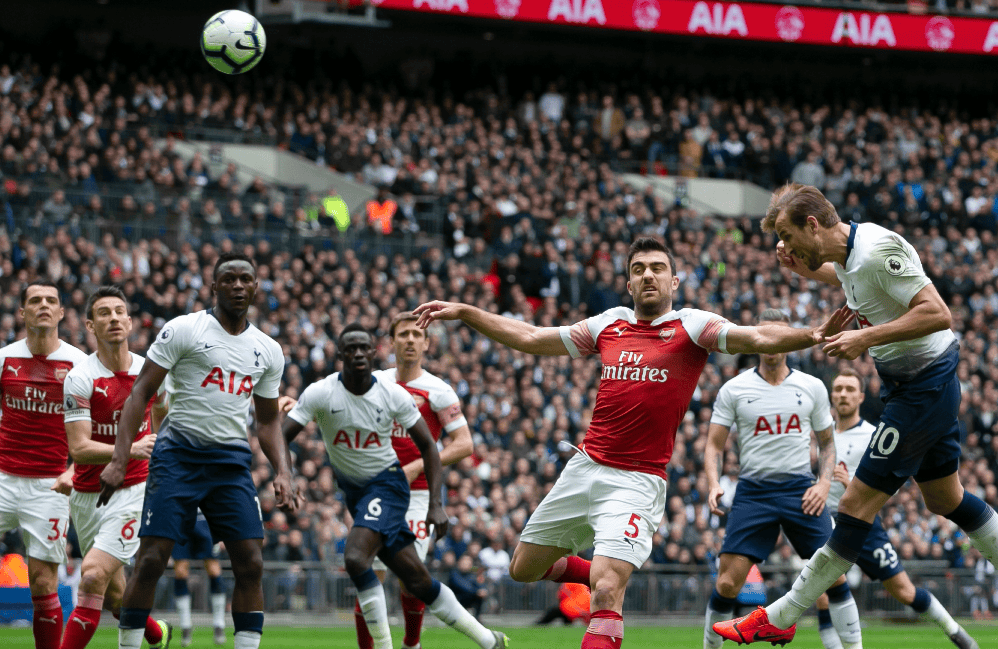 欧冠联赛战术分析：曼联攻防策略（欧冠战术解读：曼联攻守之道）