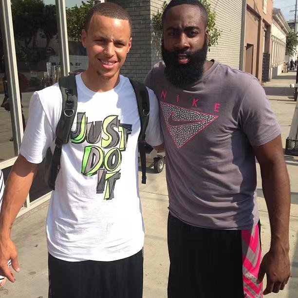 林孝埈的腿部力量感隔着屏幕都能感受到！（林孝埈的腿部爆发力，隔着屏幕都震撼！）