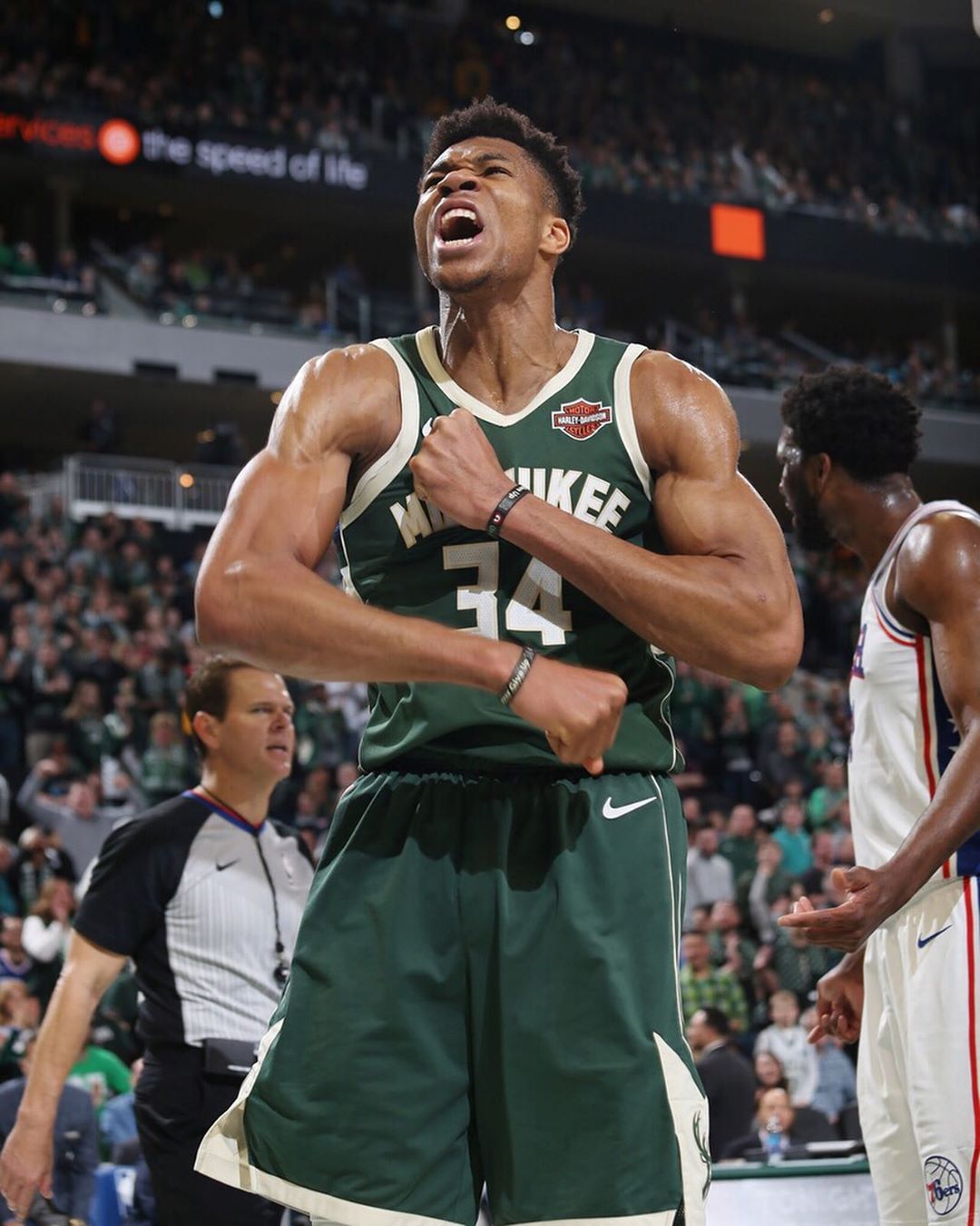 肖赧谈中超赛程安排：倒数第二轮不同时开球这一点就挺业余（肖赧批评中超赛程：倒数第二轮未同时开球显得很业余）