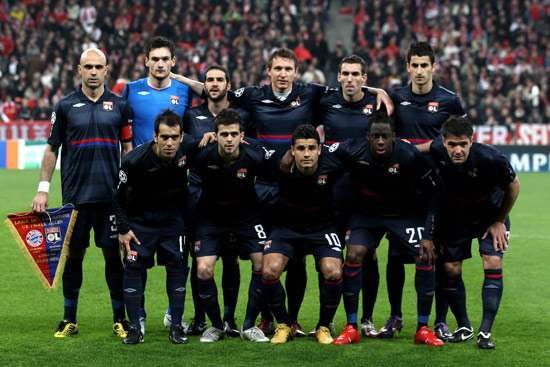 数据占优，拜仁对阿森纳5场不败，14次交手赢下8场（数据优势明显：拜仁近5战阿森纳不败，14次交锋拿下8场）