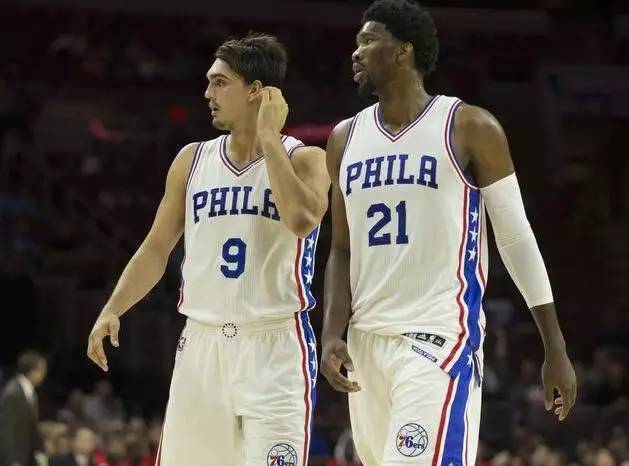 对杜达已4连胜！林昀儒两局落后5分均完成逆转 男单八强第一席出炉（对阵杜达豪取四连胜！林昀儒两局均在落后5分时逆转，率先锁定男单八强席位）