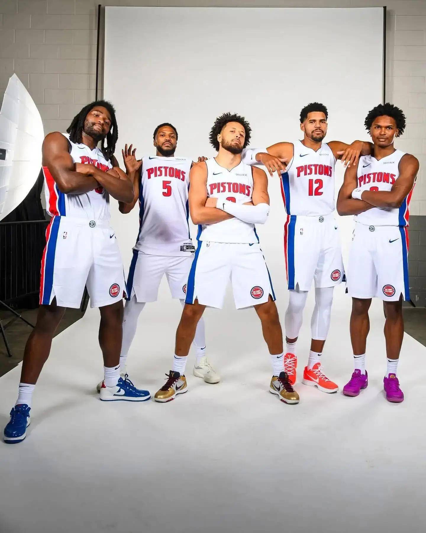 青训球员首次亮相即破门入账（青训小将首秀便收获进球）