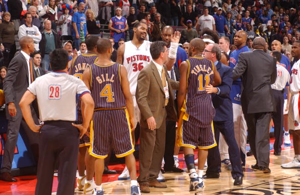 关键回合出现三次攻防转换（关键回合三度攻防易手）