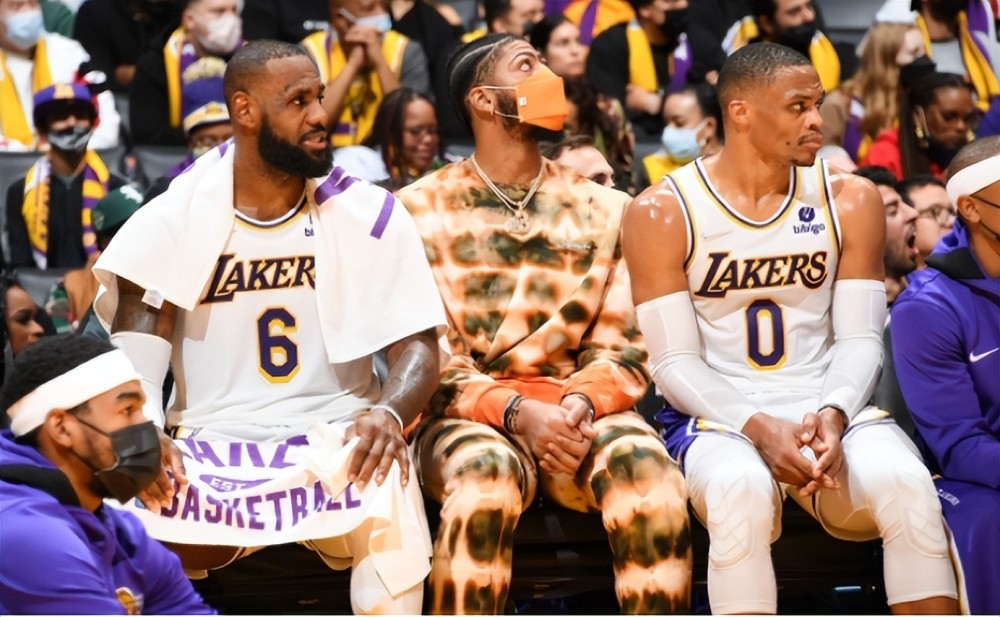 普利希奇平均64分钟进1球，五大联赛进球5+球员中仅次于凯恩（普利希奇每64分钟一球，五大联赛5+进球效率仅次凯恩）