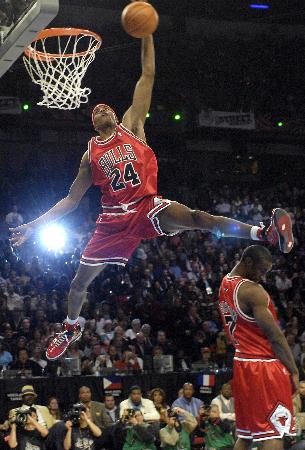 足坛悲喜夜！拜仁曼城齐齐绝杀意甲西甲榜首易主巴萨31超皇马（欧陆足坛大反转！拜仁、曼城读秒绝杀，意甲西甲领头羊易位，巴萨3-1反超皇马）