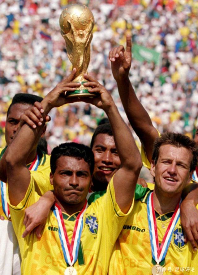 巴黎人报关注蓉城罚单：中国俱乐部因球迷种族歧视对方球员被罚6万欧（法媒《巴黎人报》聚焦：蓉城因球迷对对手球员实施种族歧视被罚6万欧）