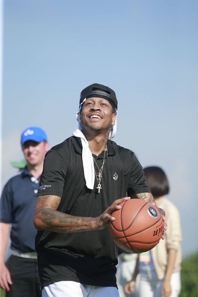 曼联本赛季3位主帅战绩 范尼成绩最好阿莫林最烂（曼联本季三帅战绩盘点：范尼最佳，阿莫林垫底）