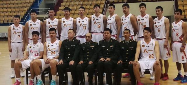 热议海港平柔佛：十分狼狈且侥幸；陈威出色全队血性（海港战平柔佛引热议：过程狼狈且侥幸，陈威高光全队展现血性）