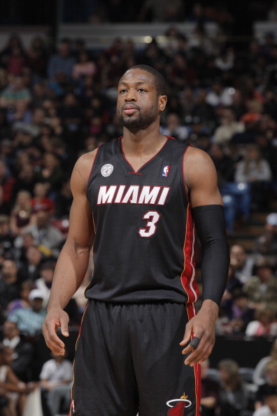 连续20场联赛进球2+，拜仁追平自己保持的德甲历史纪录（拜仁联赛已连续20场至少打入2球，追平其保持的德甲历史纪录）