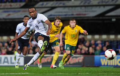 足球欧联杯再次上演进球大战，球迷直呼过瘾（欧联杯再掀进球风暴，球迷大呼过瘾）