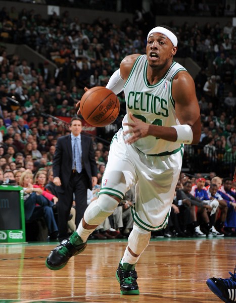 TA：齐尔克泽正处于职业生涯十字路口，未来三月对他至关重要（TA：齐尔克泽站在生涯转折点，接下来三个月或将决定他的前途）