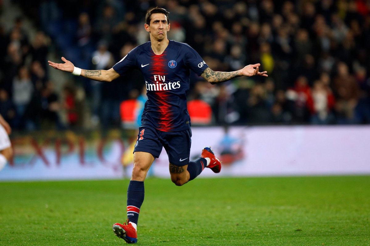 重庆两江新区十联屏打出多个宣传语，庆祝重庆铜梁龙冲超成功（重庆两江新区十联屏齐播多条祝贺标语，庆重庆铜梁龙成功冲超）