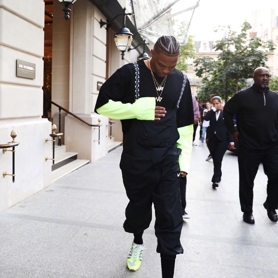 成都南看台球迷赛前训练喊话：绝不允许河南这种队在我们主场庆祝（成都南看台球迷赛前训练集结：誓不让河南队在主场庆祝）